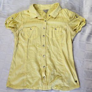 GUESS WOMEN'S SHORT SLEEVE SHIRT YELLOW SIZE MEDIUM FASHION WEAR DESIGNER